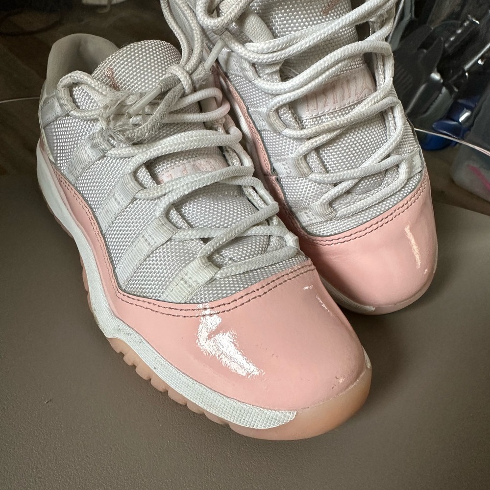 Jordan 11 Pink and White size 2.5y